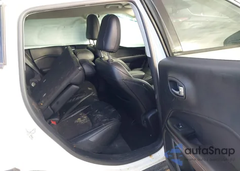 2019 Jeep Compass Latitude 4X4 from USA, damaged, VIN 3C4NJDBB5KT641482